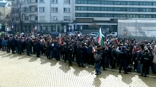 bulgaristanda protestolar hukumet dusurdu