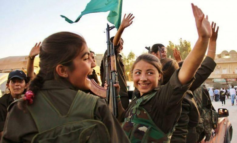 YPG kadın militanlar