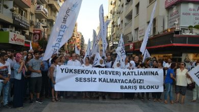 Devletin katliamları İzmirde protesto edildi