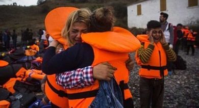 Egede 2 mülteci teknesi battı