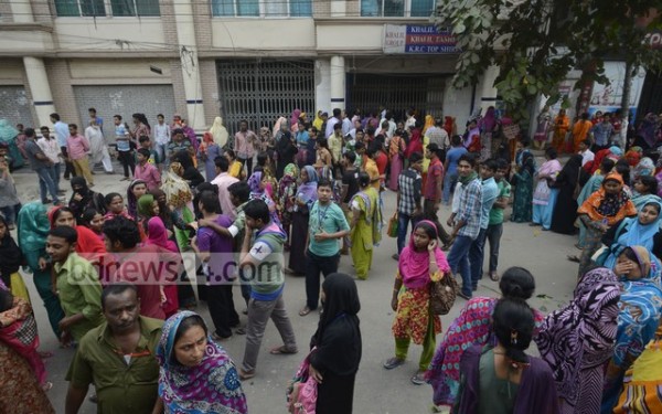 bangladeste tekstil iscisi yol kesti