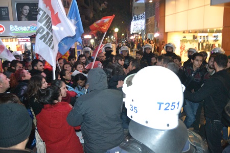 İzmirde polis saldırısı