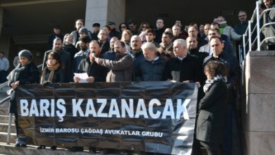 Akademisyenler için İzmirde basın açıklaması