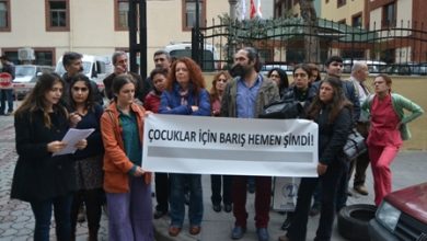 İzmir Çocuklar için barış eylemi
