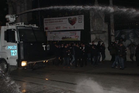 Taksimdeki Cizre katliamı protestosuna saldırı