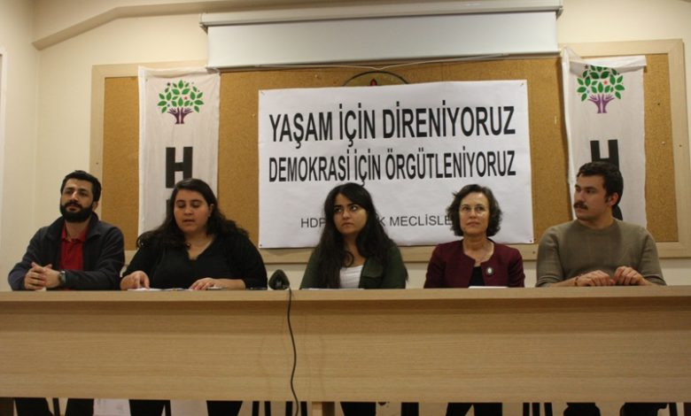 HDP Gençliği Üç akademisyen serbest bırakılsın