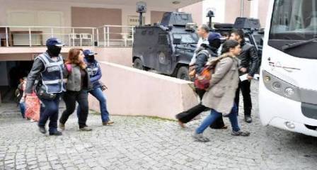 İzmirde HDPlilere tutuklama