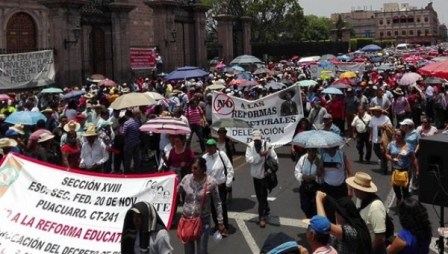 Meksikada öğretmenlerin eğitim reformuna karşı protestoları sürüyor