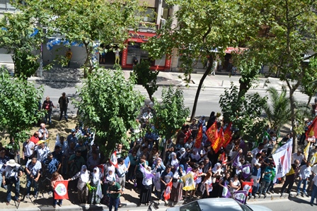 İzmirde abluka altında HDP mitingi