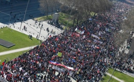 500 bini aşkın Şilili bireysel emeklik sistemini protesto etti