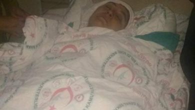 Polis Suruç şehidi Medali Barutçunun evini bastı annesini yaraladı