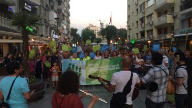 İzmirde ekolojik yıkıma karşı meşaleli yürüyüş