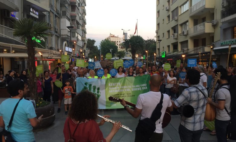 İzmirde ekolojik yıkıma karşı meşaleli yürüyüş